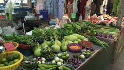 market-maenam-afternoon