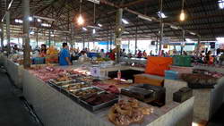 market-maenam-morning