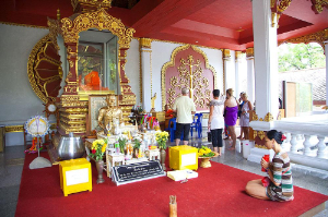 Wat-Khunaram-03